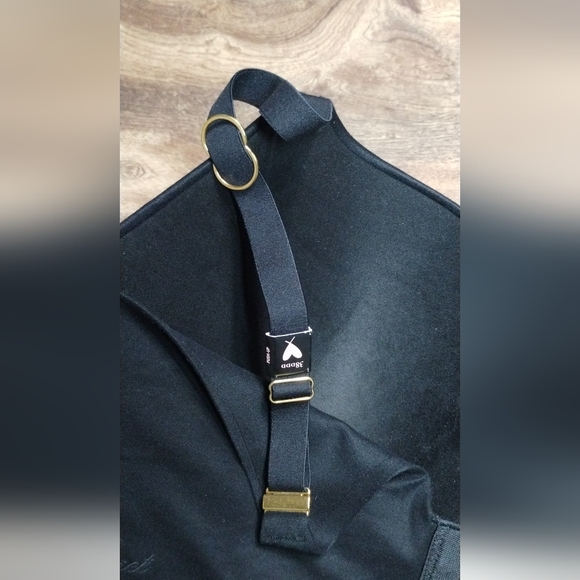 Victoria's Secret Black Bra with Gold Accents 38DDD - Picture 3 of 7